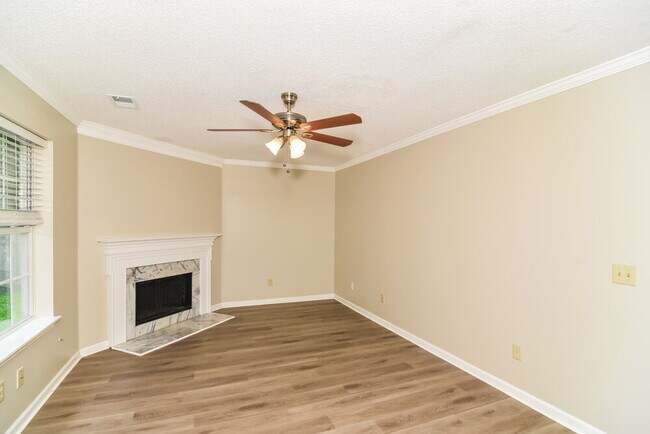 Photo - 432 Cedar Park Cir