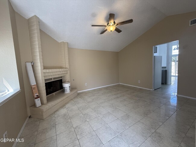 Photo - 1524 Greg Powers Dr