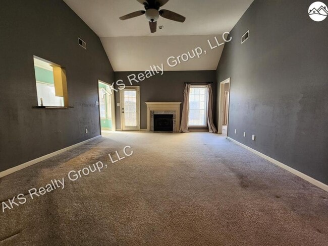 Photo - 104 Lantana Cir