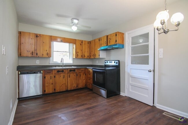 Photo - 1005 Green St