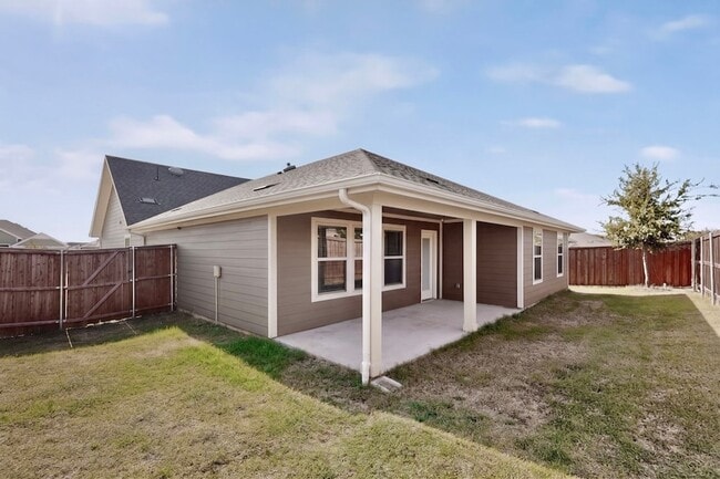 11129 Pond View Ct