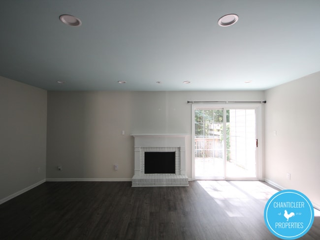 Photo - 1329 Springlawn Ct