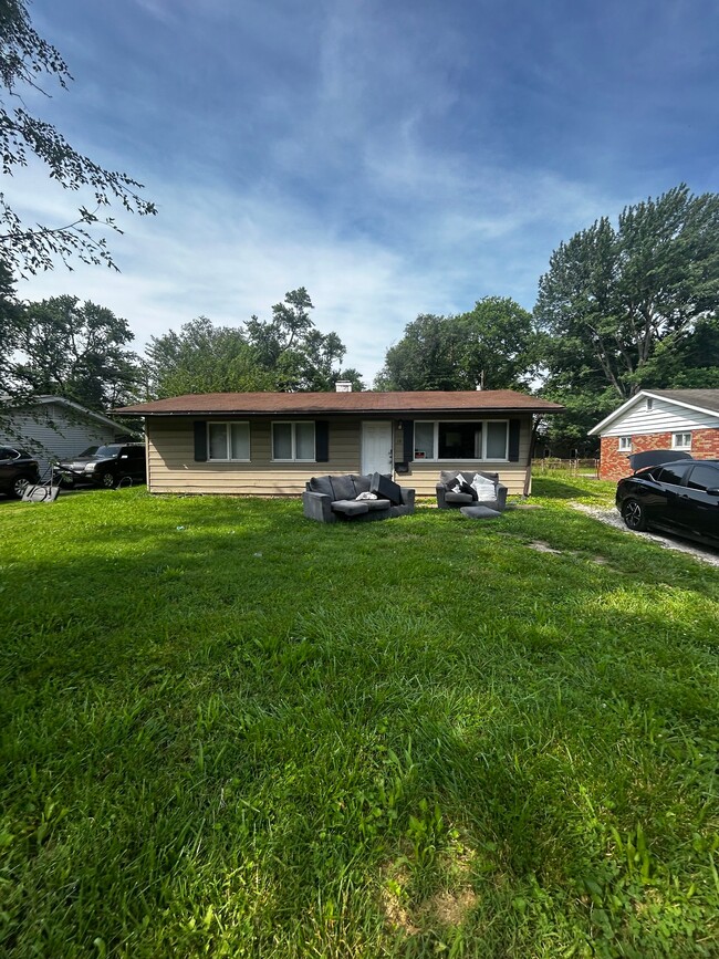 Building Photo - 13 Drexel Dr