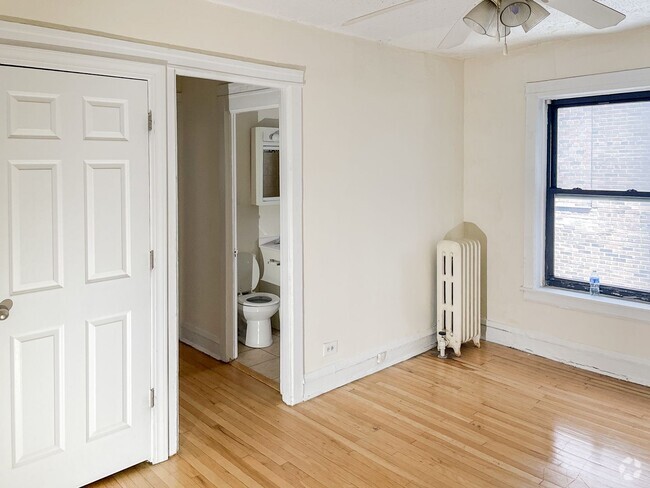 Building Photo - 538 W Cornelia Ave Unit 514-206 Rental