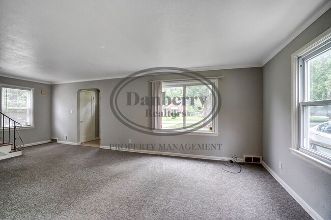 Photo - 1017 Searles Rd