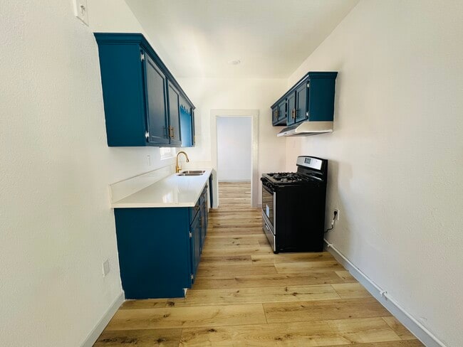1033 Hoffman Ave in Long Beach