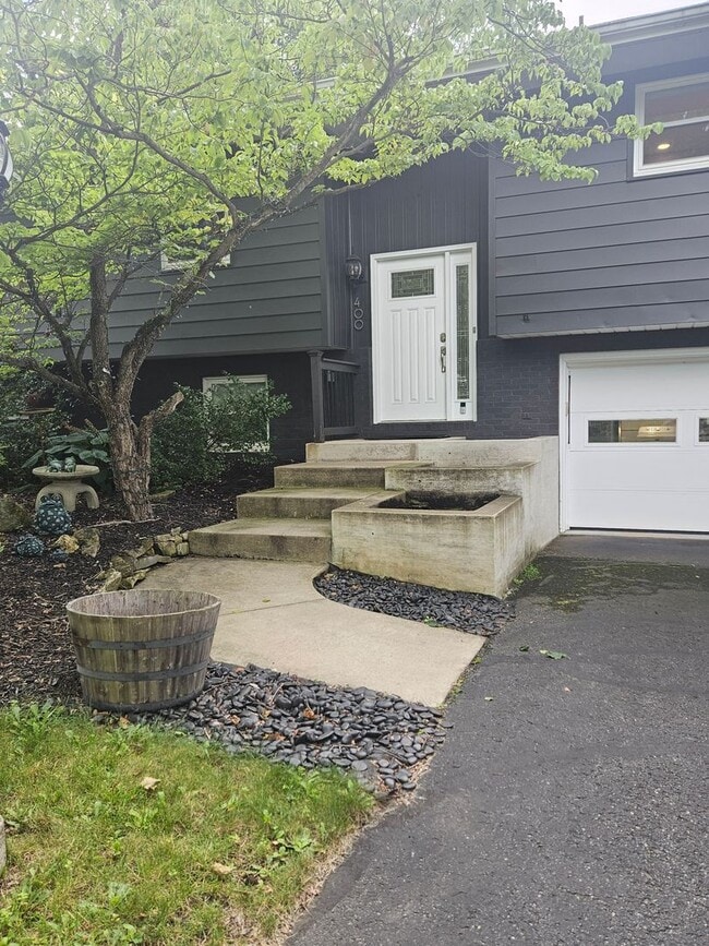Photo - 400 Spring Lea Dr