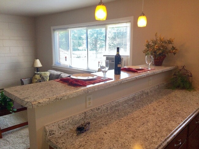 Photo - Saxony Court