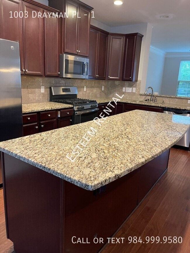 Photo - 1003 Drayman Pl
