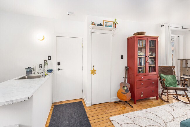 Photo - 208 Clarence St Unit 4