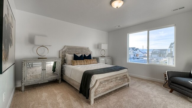 Small Private Bedroom - 571 W 1520 S Townhome