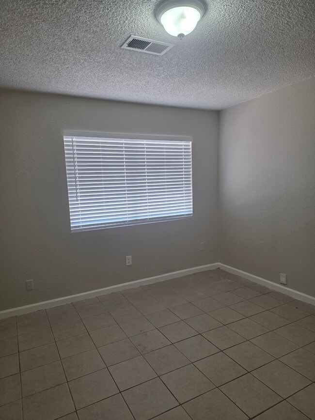 Photo - 2905 S Chester Ave Unit #C
