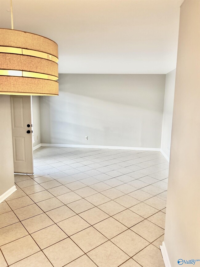 Photo - 142 Angela Dr Unit B