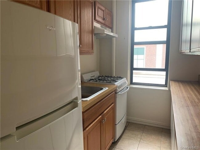 Photo - 210 Martine Ave Unit 4N