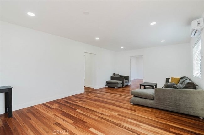 Photo - 13501 Egbert St