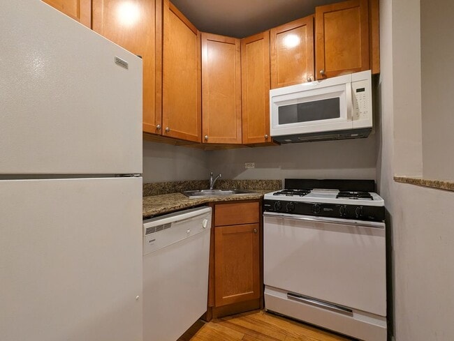 Photo - 1901 W Wilson Ave Unidad 1907-2B