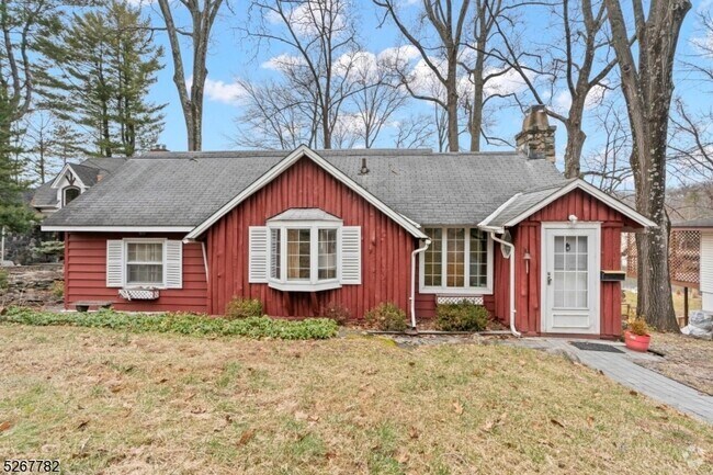 Building Photo - 13 S Shore Trail Rental