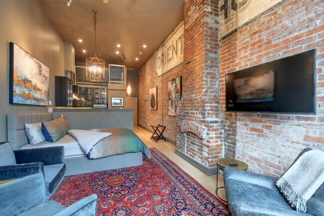 Photo - 562 Yates St Unit ID1051949P