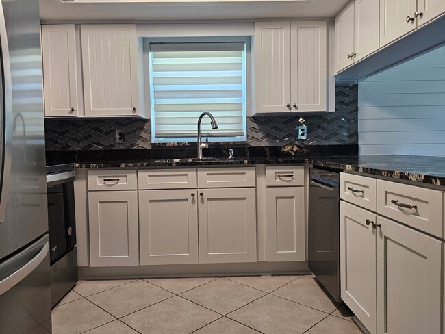 Photo - 7313 Hatteras Dr