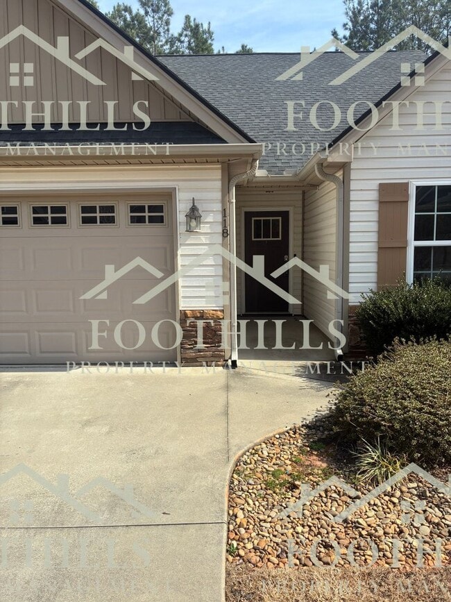 Photo - 118 Gallant Ln