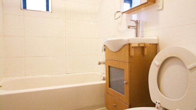 Photo - 891 Bergen St Unidad 1l