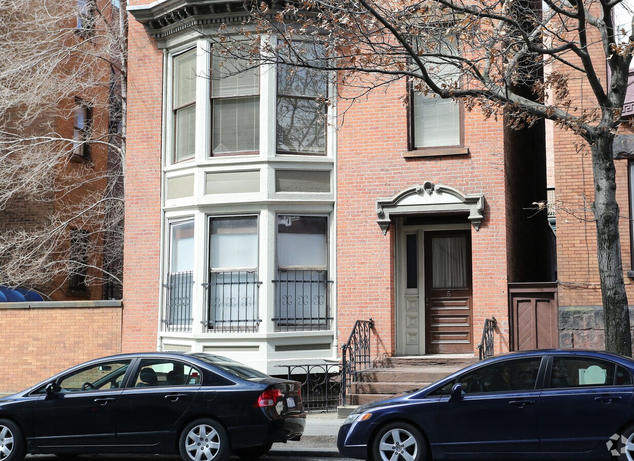 Photo - 5 Henry Johnson Blvd