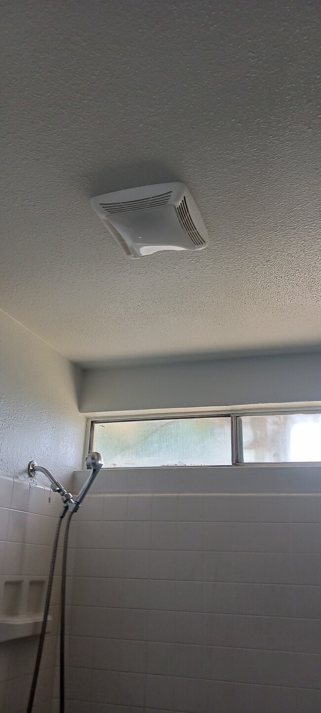 Photo - 1100 Roselawn Ave Unit 1102