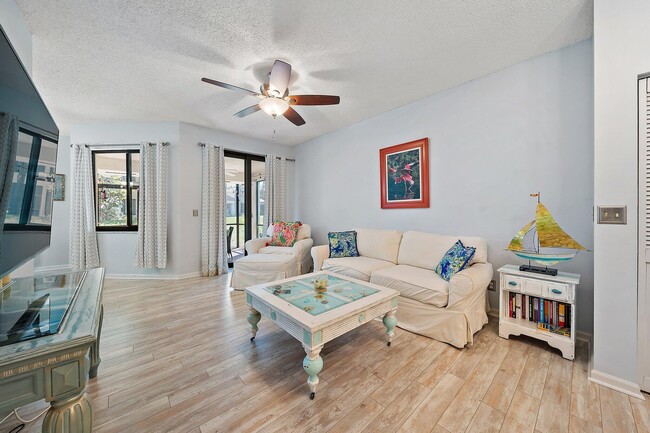 Photo - 401 Sea Oats Dr Unit D