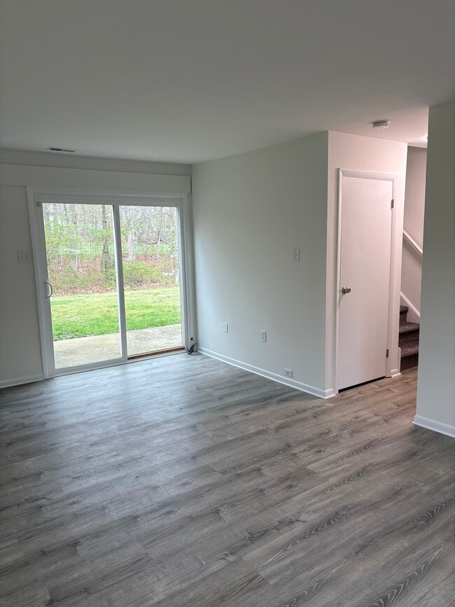 Photo - 60 Tavistock Dr