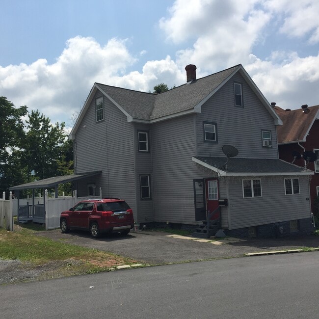 OffStreetParking - 125 E Walnut Ave