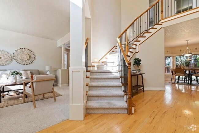 Building Photo - 2516 E Alpomado Ct Rental