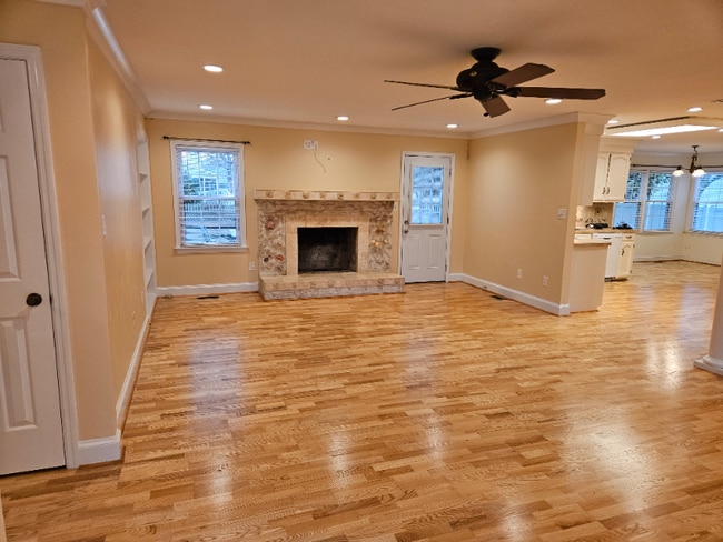 1316 Winfall Dr