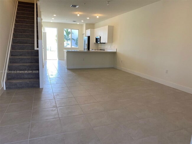 Photo - 10250 NW 66th St
