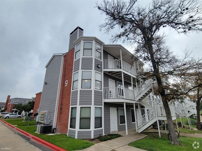 Building Photo - 1 br, 1 bath Condo - 4441 Old College Rd A... Unit Apt 9301