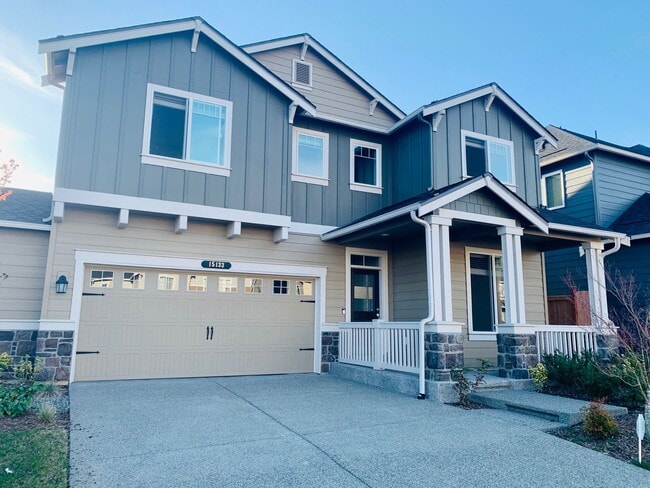 Building Photo - Spacious 5-Bedroom Home in Desirable Woodi...