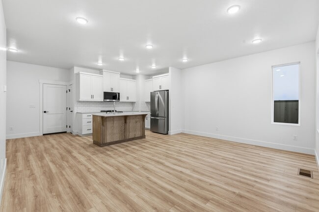 Photo - 2144 E Deep Purple Ln