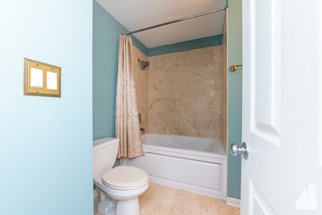 Photo - 2356 N Elston Ct Unit 406