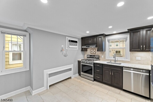 Photo - 86 Forest St