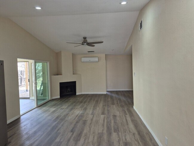 Photo - 4018 Sunrise Cove Dr