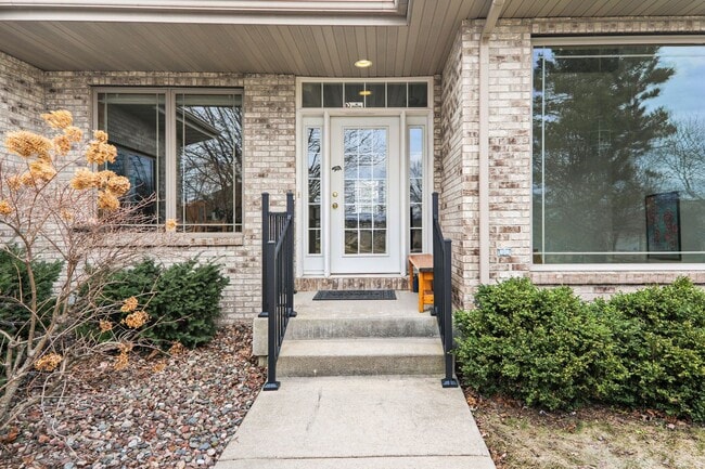 Photo - 9621 Shadow Wood Dr