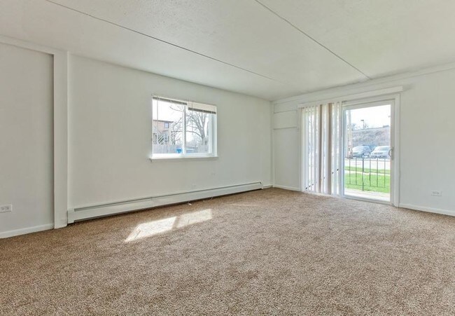 Photo - 10 W 137th ST