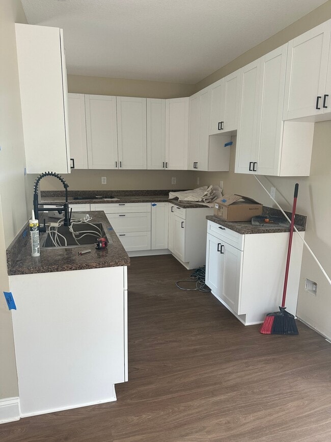 Photo - 2247 Parkin Rd