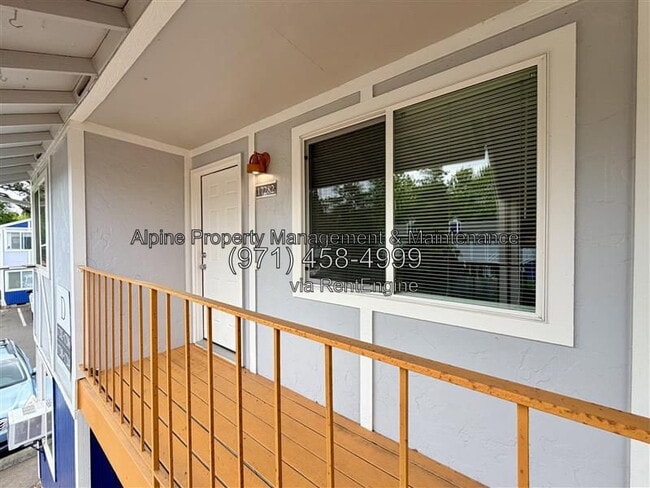 Photo - 17282 SW Alexander St