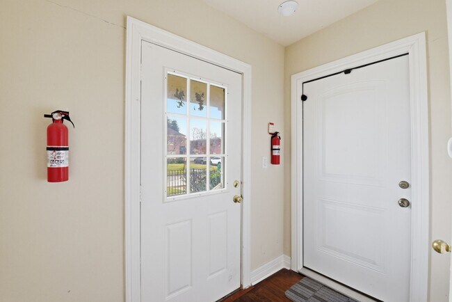 Photo - 2513 Shakespeare St Unit 3