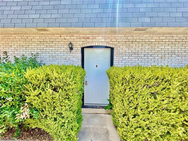 Photo - 5806 Belmoor Dr