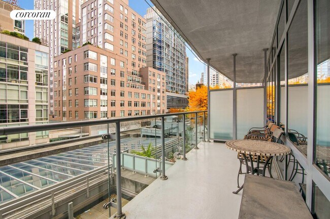 Photo - 555 W 59th St