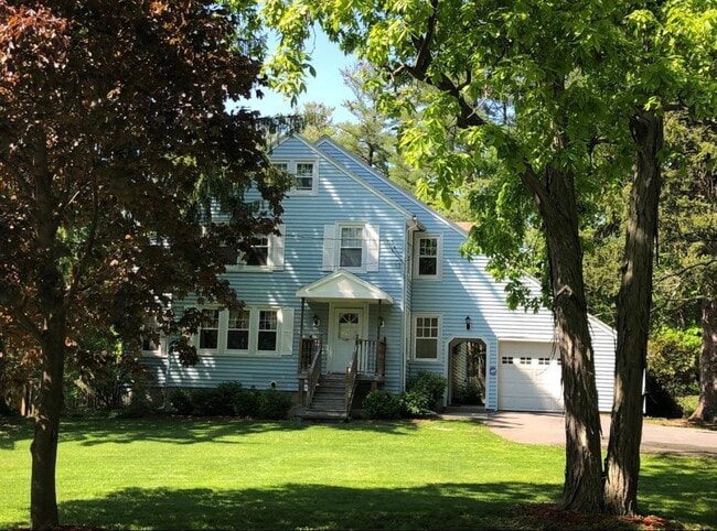 Building Photo - 206 Klinewoods Rd