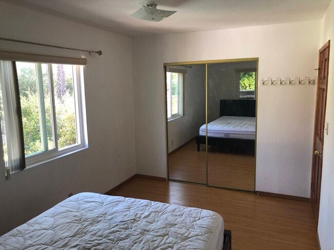 Bedroom - 1054 E Providencia Ave Unit #B