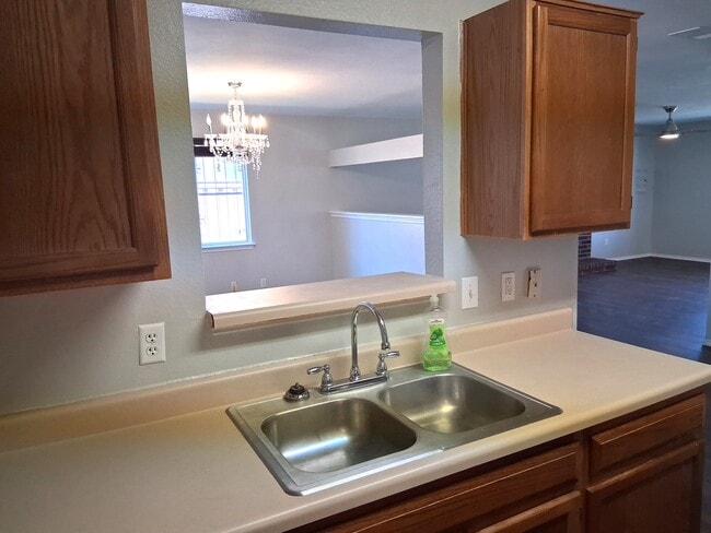 Photo - 4914 Parkwood Dr