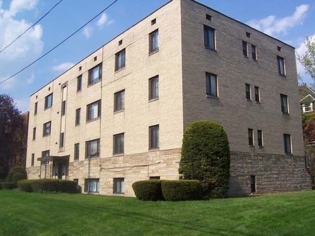 Building Photo - 819 College Avenue